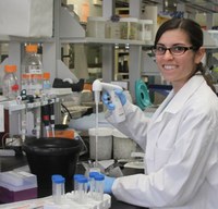 Image of student working in the lab at University of Louisville School of Dentistry