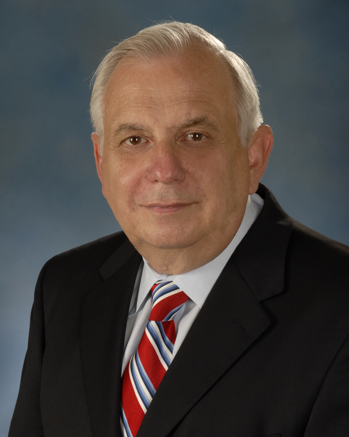 Dean Sauk to step down at the end of 2015