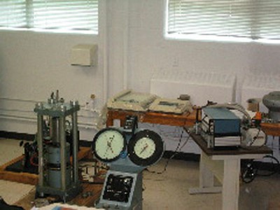 003.jpg 200MPa Pressure Liquid Medium Rig