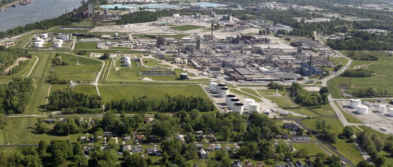 The Lake Dreamland neighborhood adjacent to Rubbertown chemical plants
