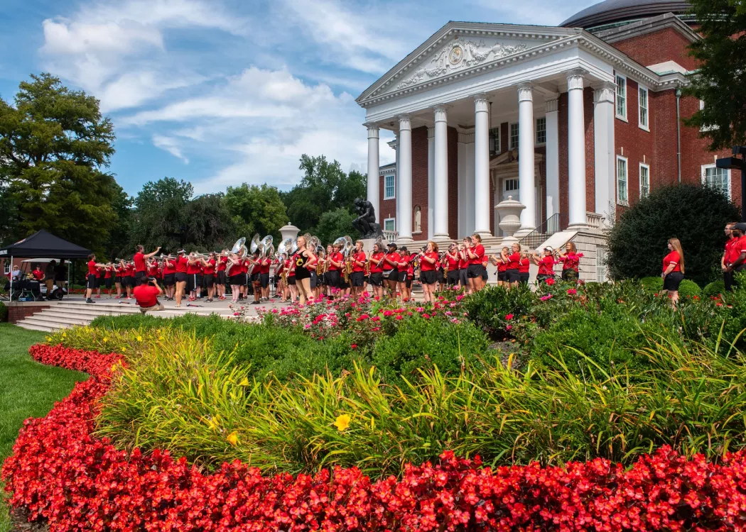 Marching band plays during welcome week picnic at the oval in front of Grawemeyer Hall.
