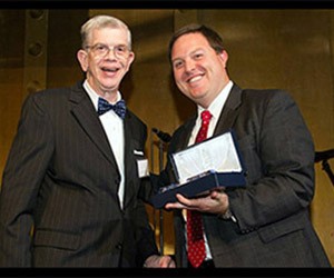 Professor Jones receives Dave Nee Foundation award