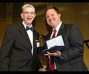 Professor Jones receives Dave Nee Foundation award Professor Jones receives Dave Nee Foundation award