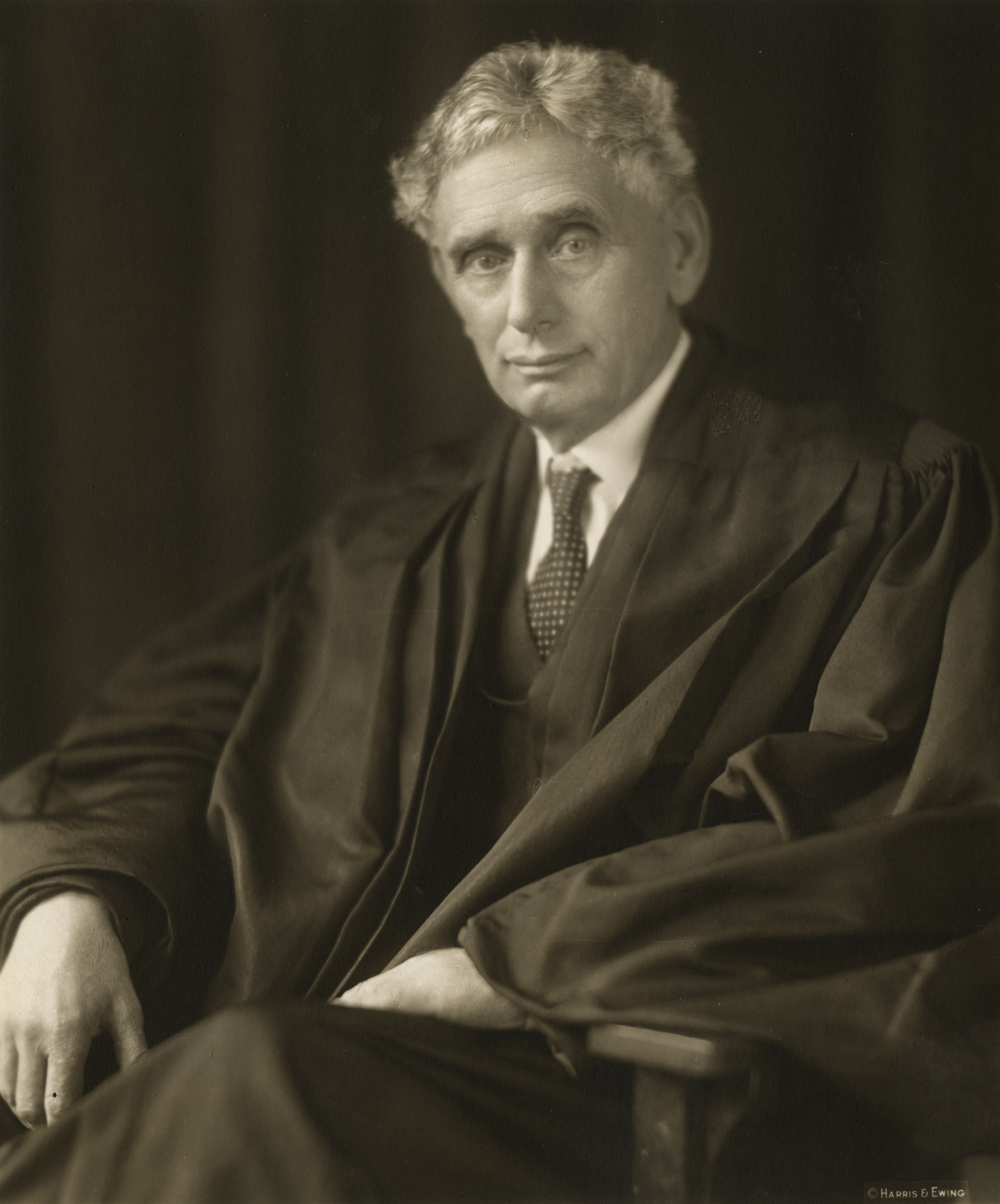 Robe worn by U.S. Supreme Court Justice Louis D. Brandeis to be on permanent display at UofL Brandeis School of Law