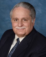 Vince Aprile ('68) presents at public defenders conference