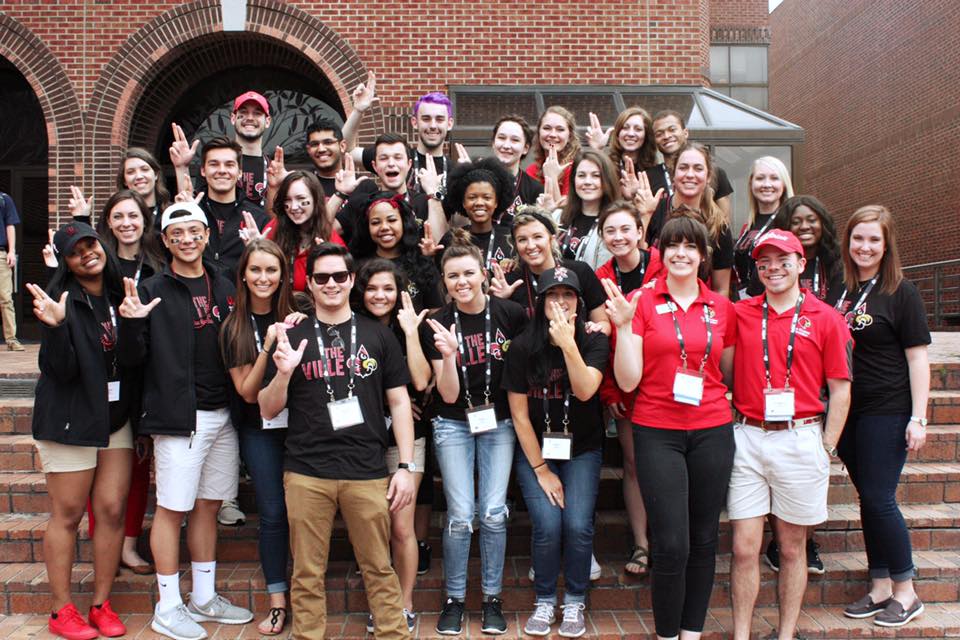 Three Scholars help welcome new students during summer orientation