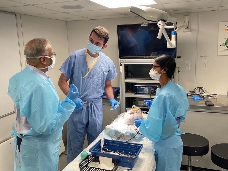 Guest lecturer Dr. Laligam Sekhar leading a resident skull base course (March 2022)