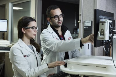 Full size smart glasses at nursing home — School of Medicine University of  Louisville