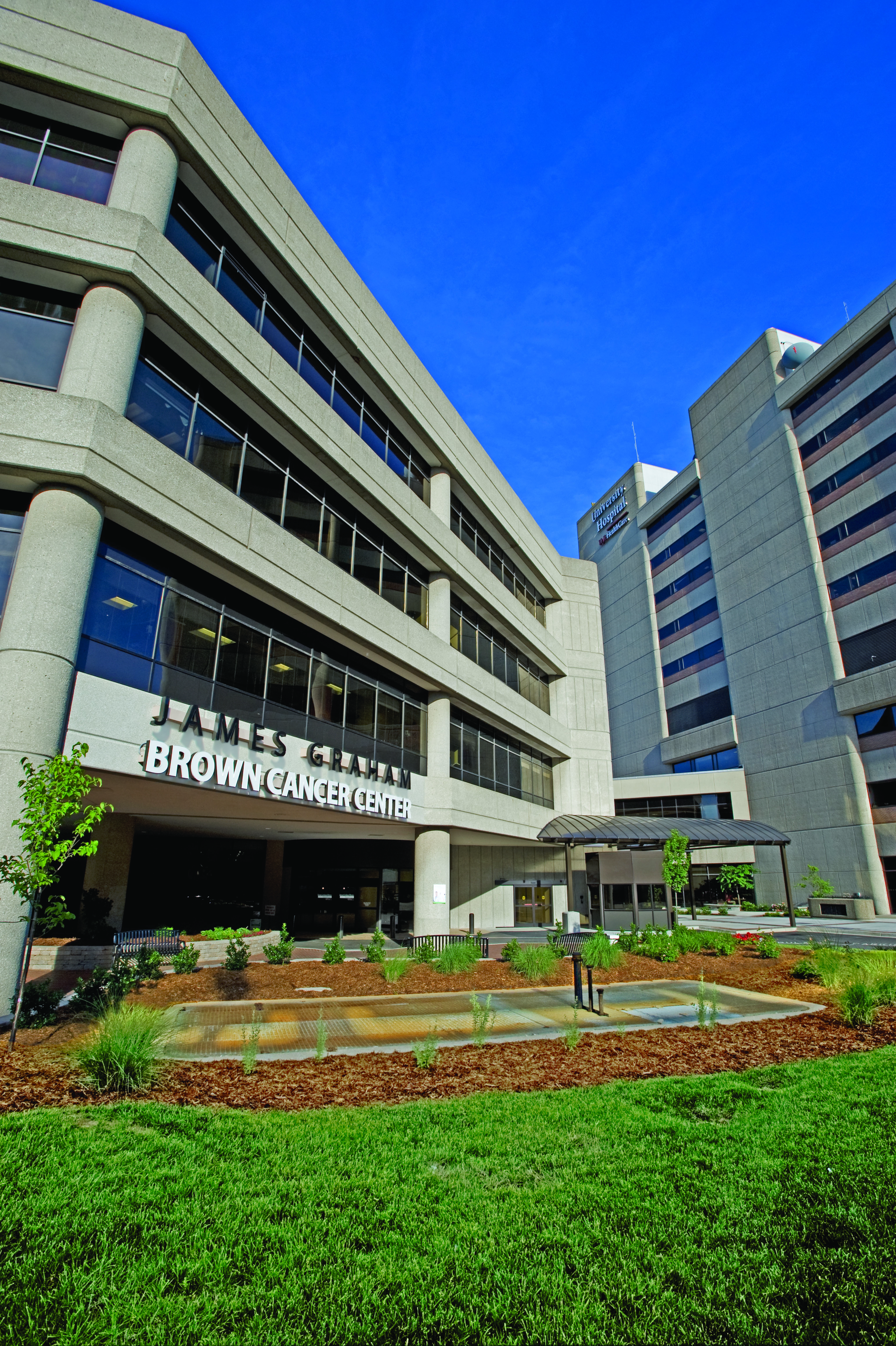 September golf tourneys benefit UofL cancer center