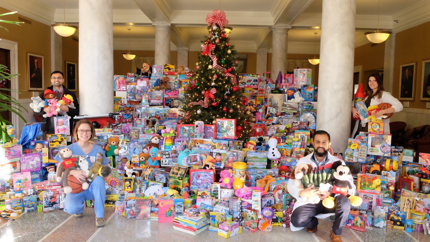 Toys for Tots drive by UofL medical residents brings in nearly 1,000 toys for community children