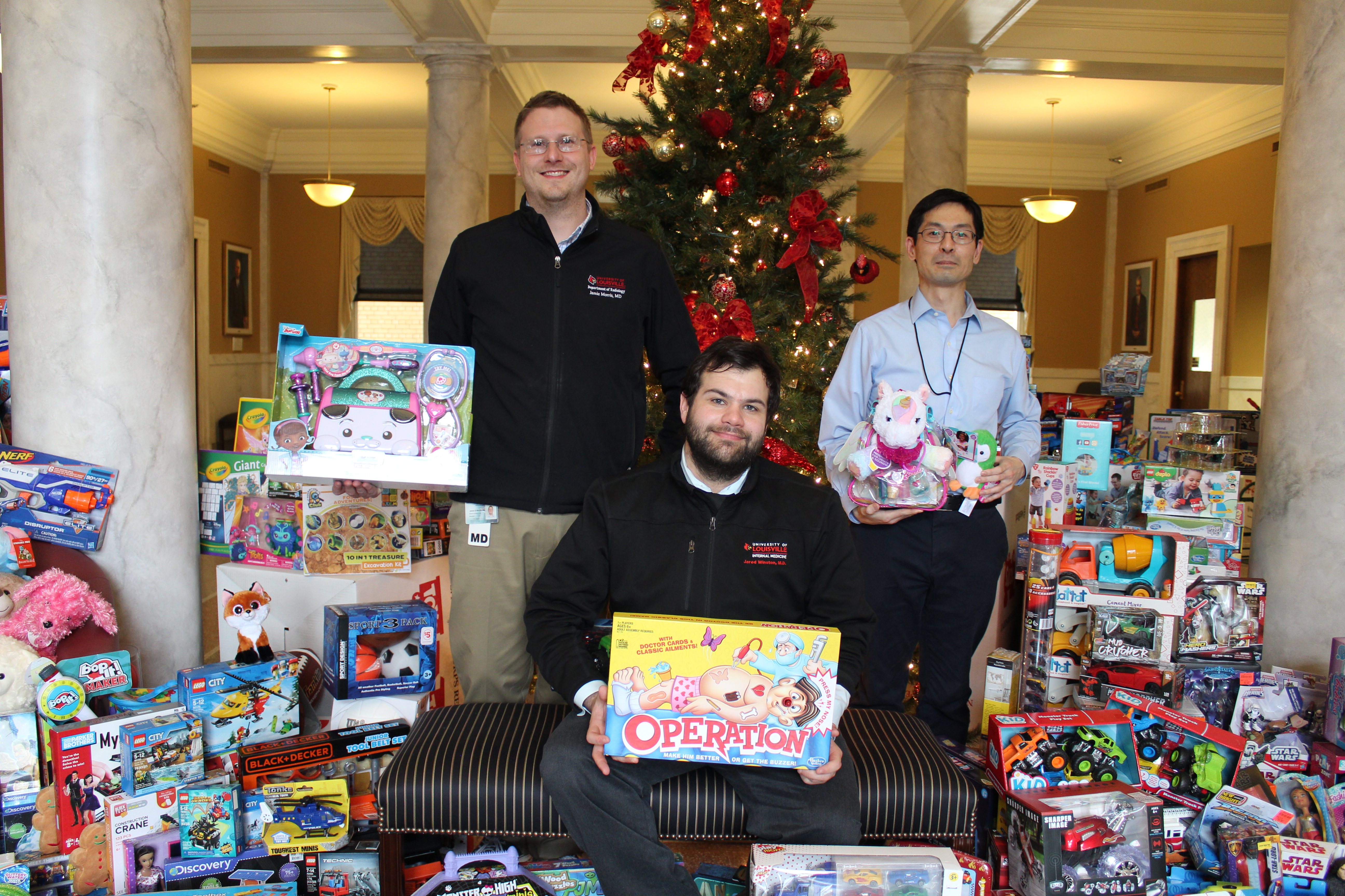 UofL medical residents donate 870 Christmas presents to Louisville kids