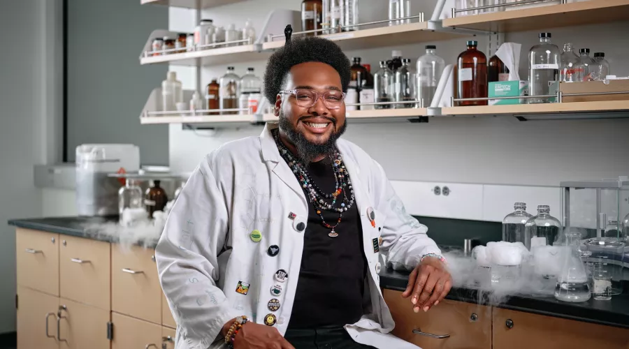 Jerald Smith ’17 in a chemistry lab