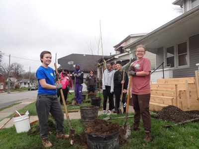 UofL Students at Parkland Neighborhood Tree Planting 3-9-24
