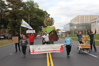 Sustainability Float in Homecoming Parade 2016