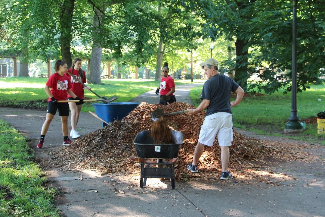 Women's Basketball Team Volunteers at Central Park Improvement Day 6-5-21